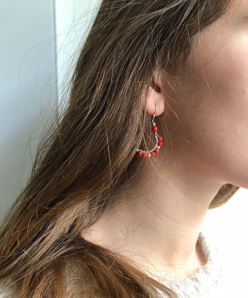 Boucles d'oreilles mini créole en corail et argent Editions LESSisRARE Bijoux