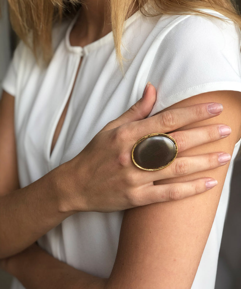 Grosse bague ovale nacre grise - Poggi