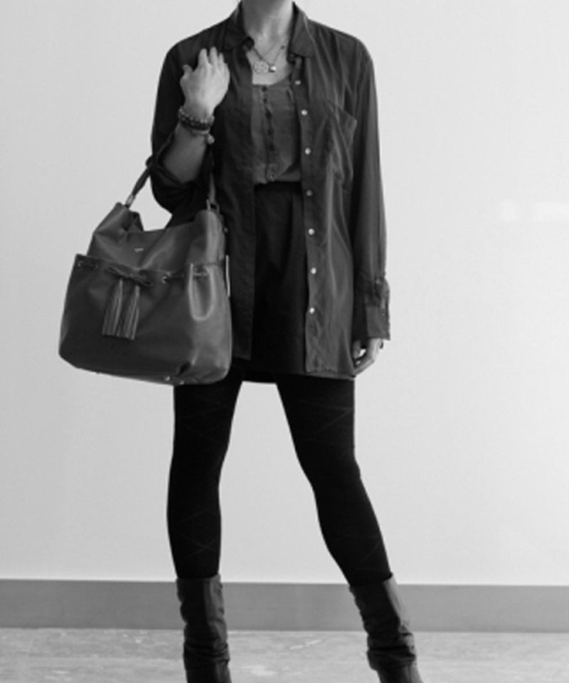 anya-hindmarch-grand-sac-lacing-en-cuir-graine-noir