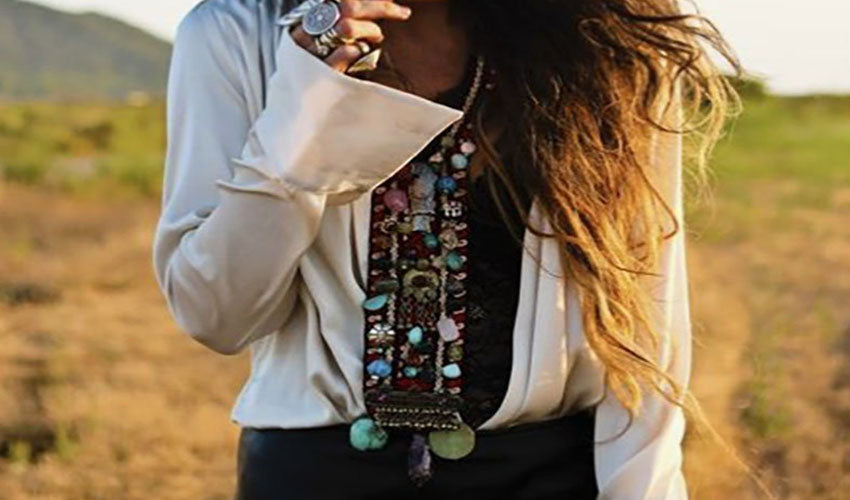 look ethnic chic chez LESSisRARE