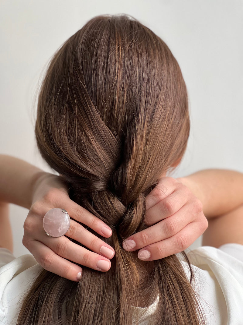 Big round rose quartz ring in silver