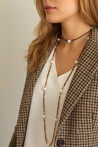 Collier doré perles d'eau douce porté