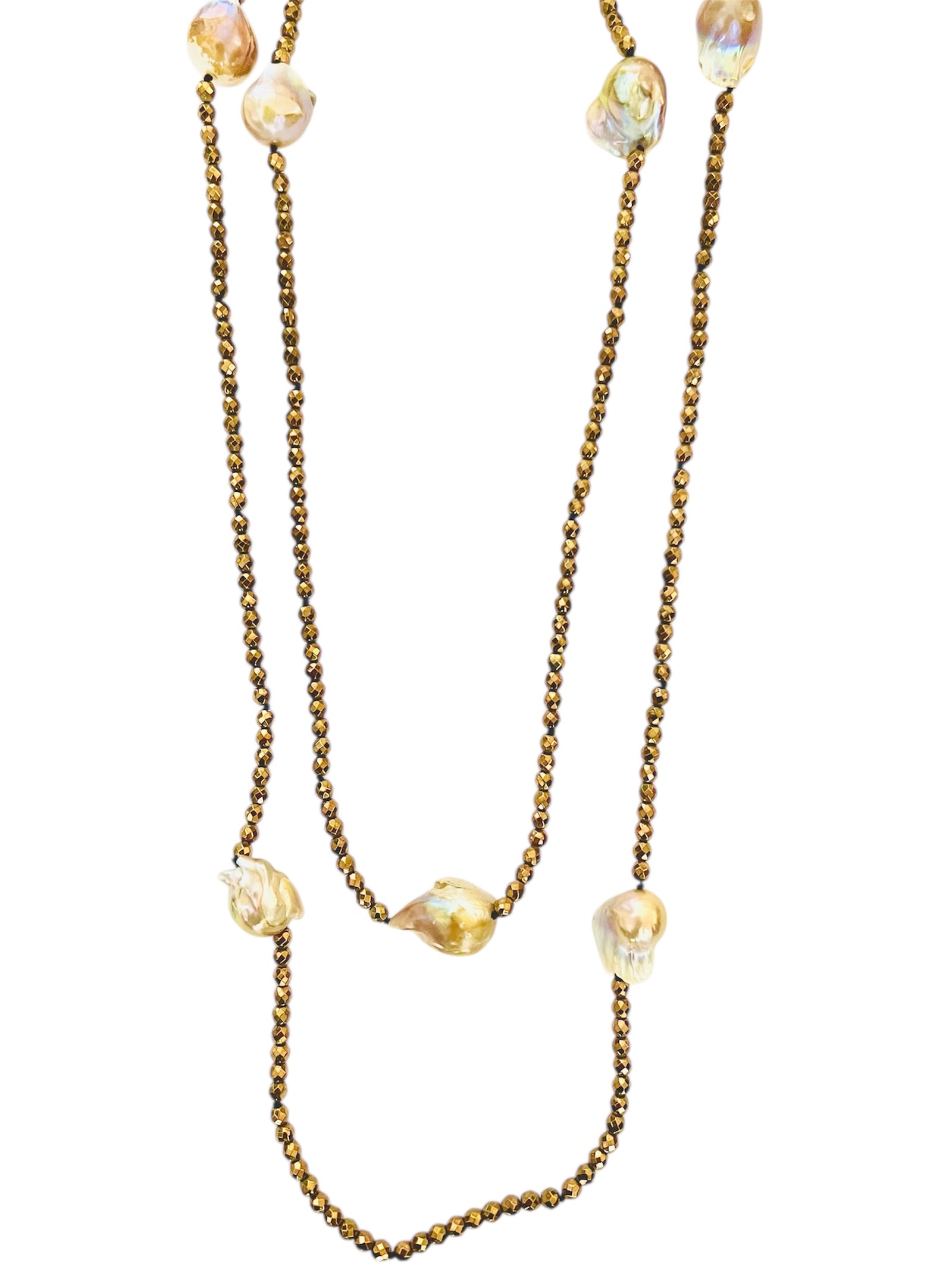 Collier doré et perlesd'eau douce - Editions LESSisRARE perles