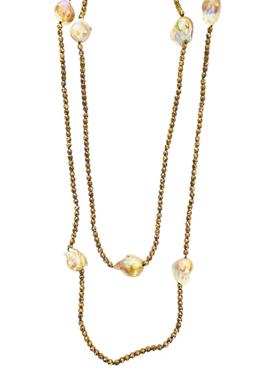 Collier doré et perlesd'eau douce - Editions LESSisRARE perles