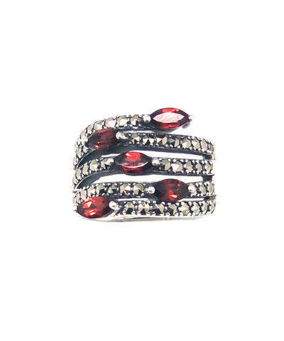 Art deco ring in silver, marcasites and garnets