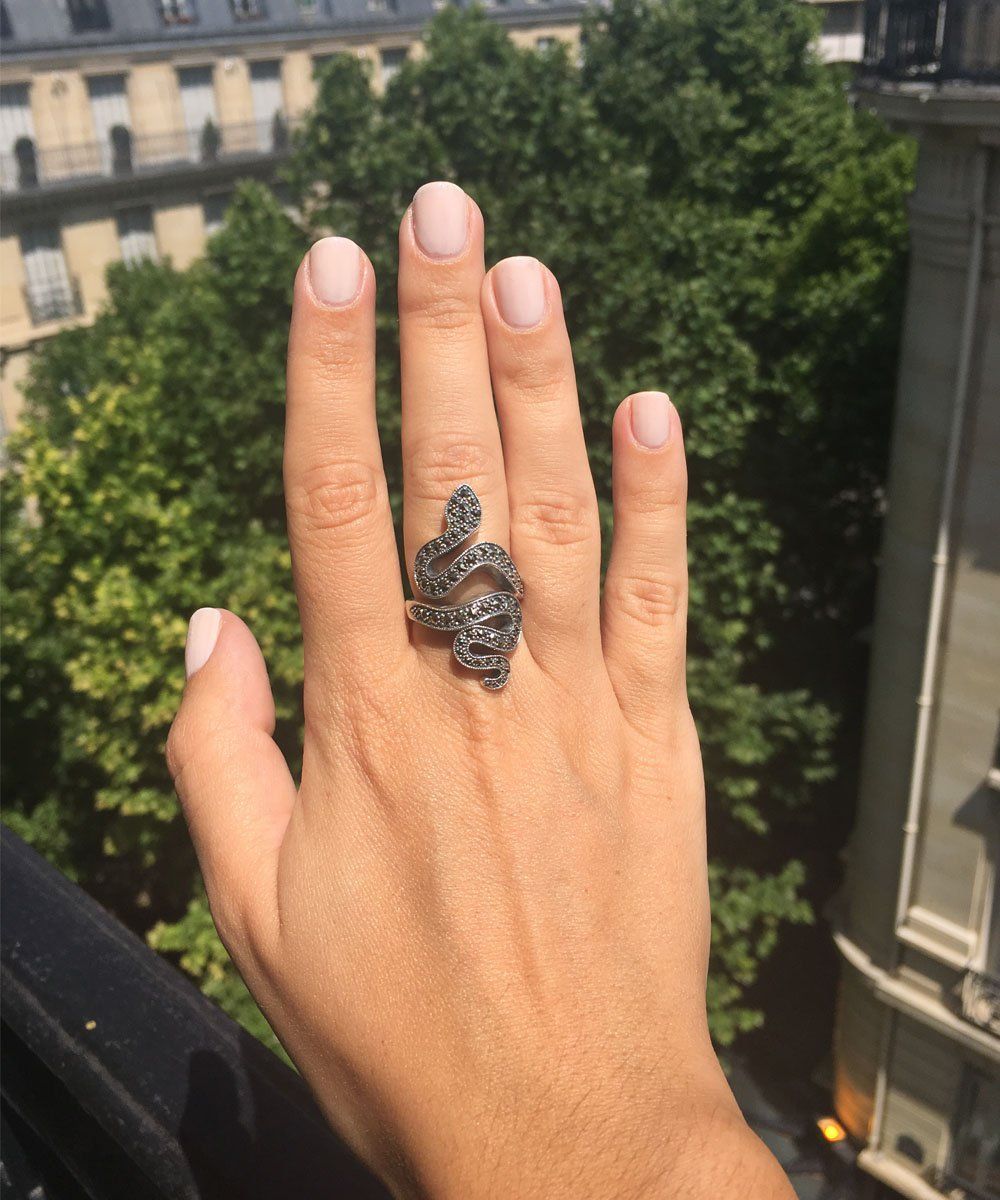 Bague serpent en argent et marcassites de style art déco Bague serpent en argent et marcassites de style art déco