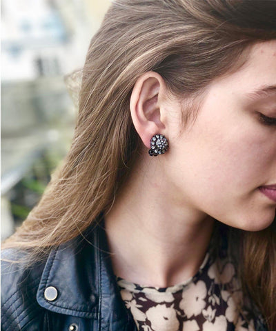 BOUCLE D'OREILLE CLIP PENDANTE,SERTIE DE BEAUX STRASS FACETTéS MULTI FORMES BOUCLE D'OREILLE CLIP PENDANTE,SERTIE DE BEAUX STRASS FACETTéS MULTI FORMES