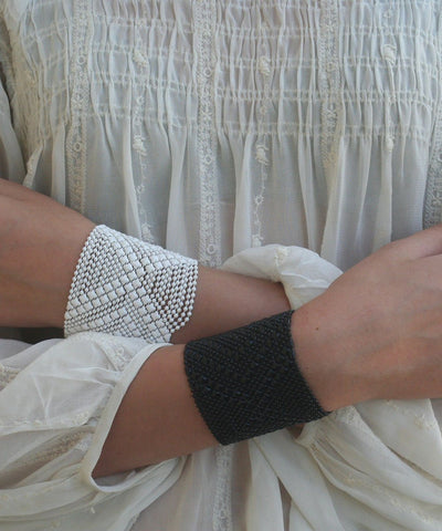 bracelet-mesh cuff-black worn Editions LESSisRARE Bijoux