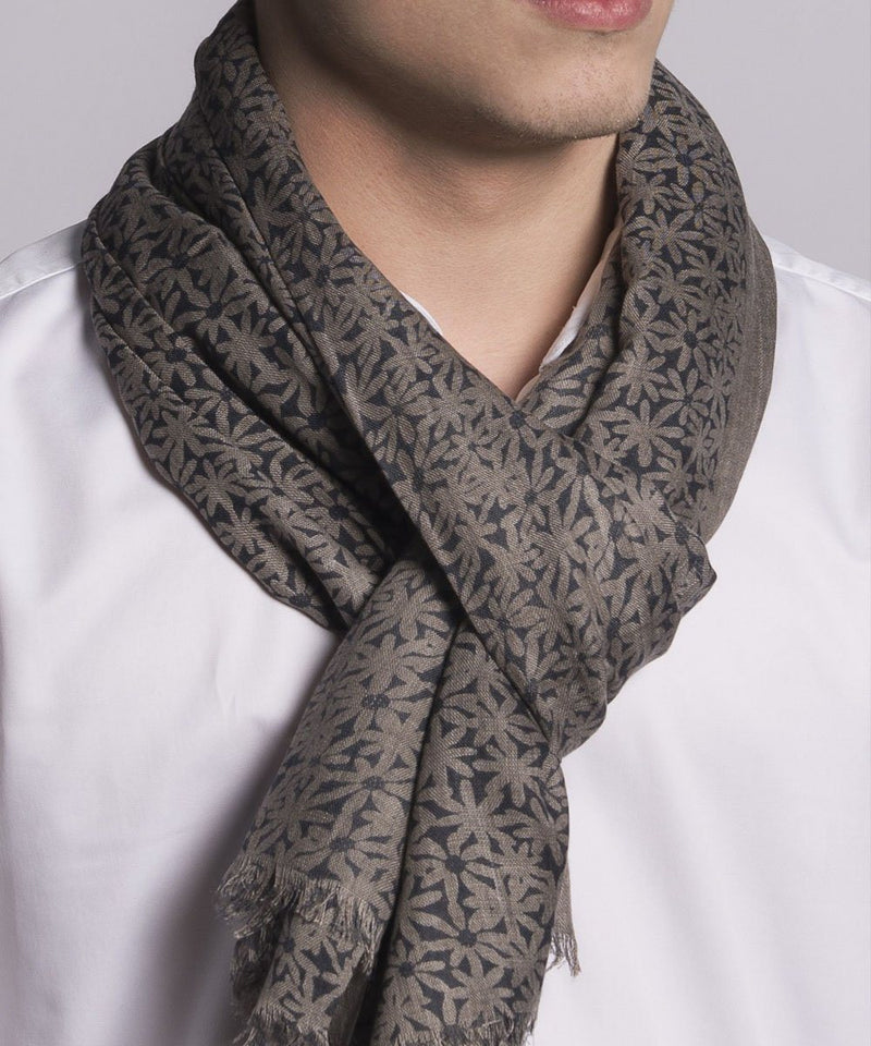 scarf-flower-beige-for-man Editions LESSisRARE