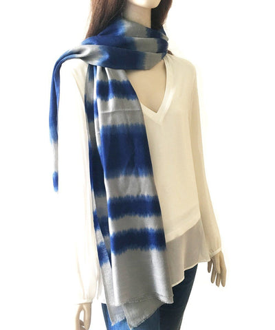 scarf-tie-and-dye-blue-white-for-woman-and-man Editions LESSisRARE worn