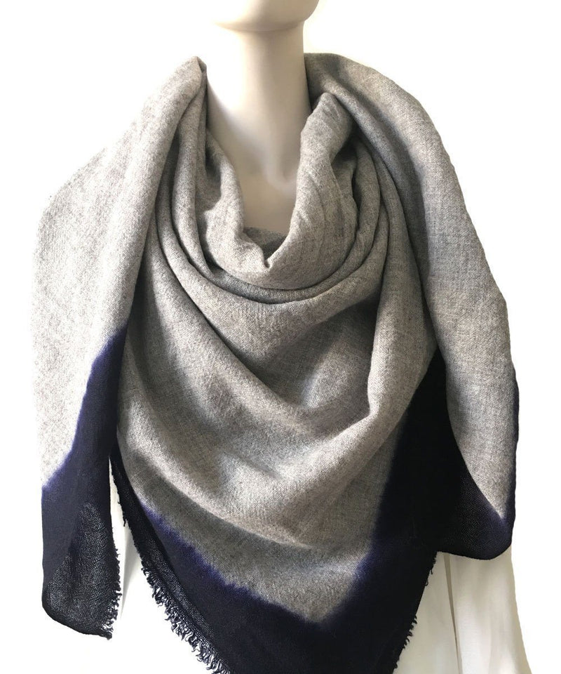 Gray and navy tie-dye cashmere scarf - LESSisRARE Editions
