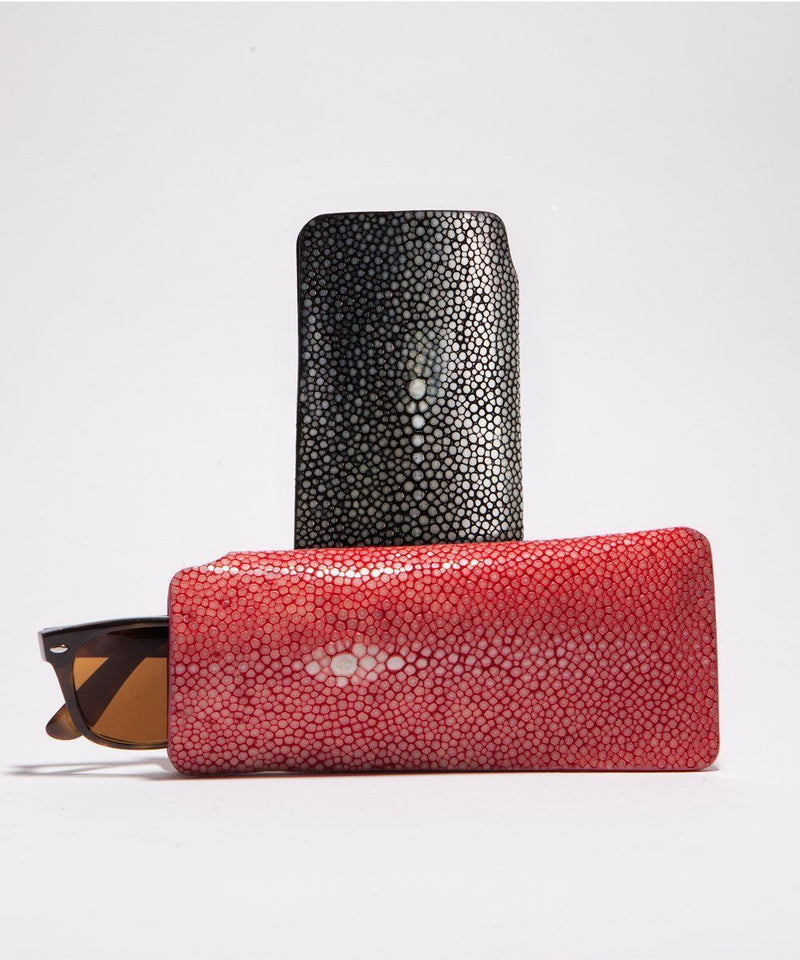galuchat-gallery-red-glasses-case-in-shagreen