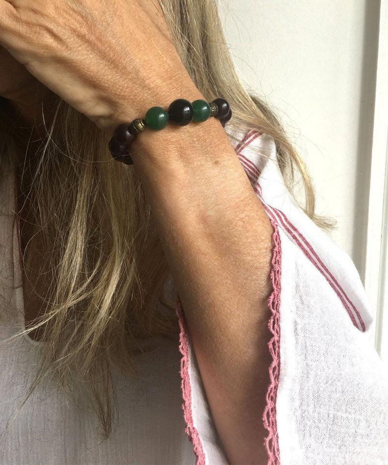 Tibetan mala bracelet with green agates and onyx - Jewels of Mala
